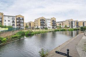 Flat 25, 3 Tramway Court, Candle Street, London E1 4RR