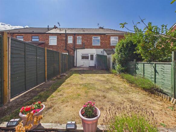 2 bed Terraced for sale Image 9