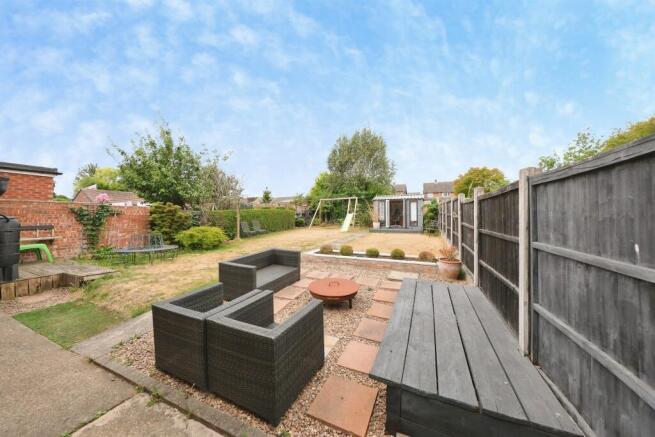3 bed Semi-Detached for sale Image 4