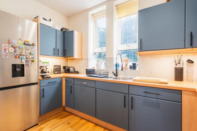 2 bed Apartment for sale Image 11