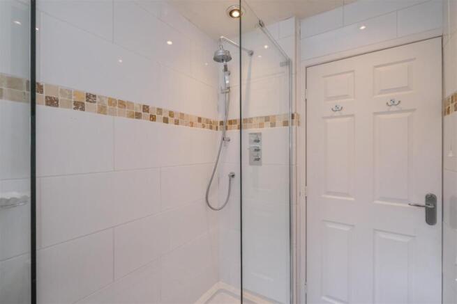 2 bed Semi-Detached Bungalow for sale Image 8