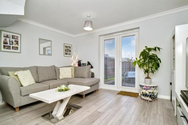 3 Auld Coal Crescent, Bonnyrigg, Midlothian, EH19 3JW photo 4