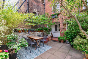 Flat 3, 74, Neal Street, London WC2H 9PA
