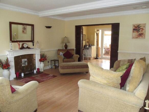Lounge photo 2