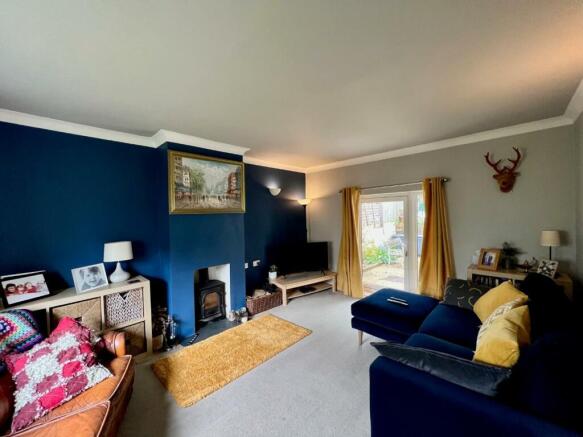 4 Kingsdown - Lounge..jpg