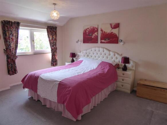 BEDROOM 1 (FRONT)