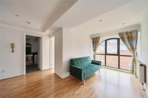 Heath Road, Twickenham, TW1