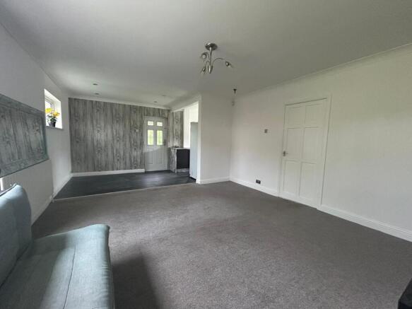 3 bed Semi-Detached for sale Image 3