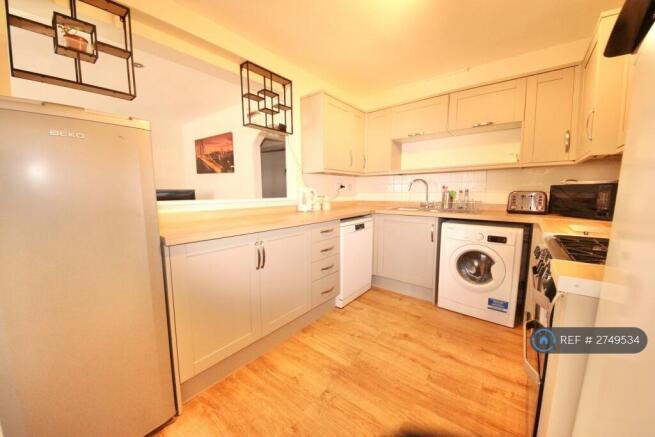 1 bed House Share to rent Image 4
