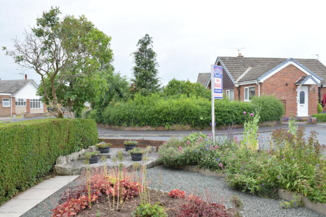 2 bed Detached Bungalow for sale Image 4