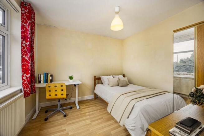 1 Double Bedroom