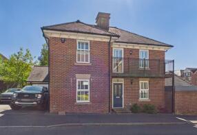 41, Stone Court, Maidenbower, Crawley RH10 7RX