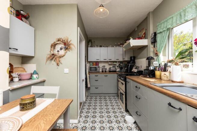 2 bed Semi-Detached for sale Image 5
