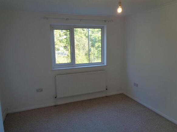 3 bed End of Terrace to rent Image 9