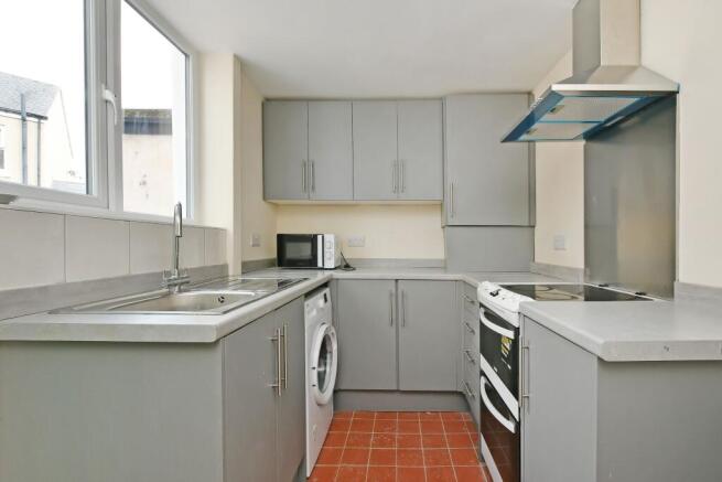 3 bed Terraced to rent Image 5