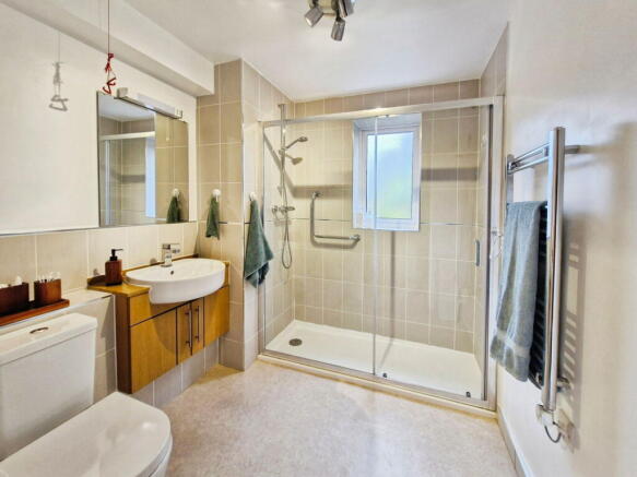 2 bed Apartment for sale Image 10