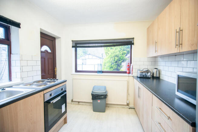 3 bed Terraced to rent Image 8
