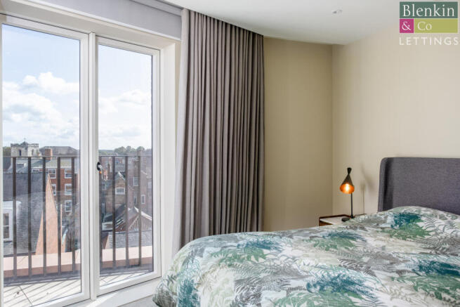 3 bed Penthouse to rent Image 10
