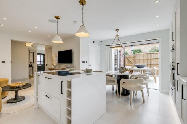 4-bed detached on Russell Road, Toddington, LU5, £800,000