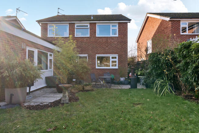 Peregrine Close, Cranleigh, GU6 photo 3