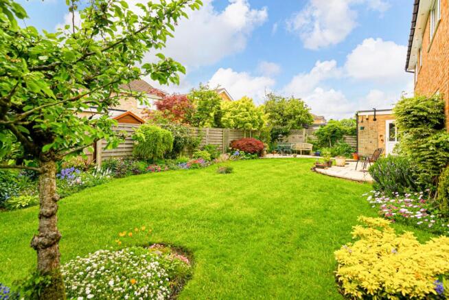 4 bed Detached for sale Image 11