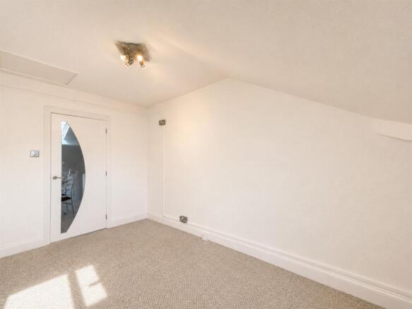 2 bed Apartment for sale Image 11