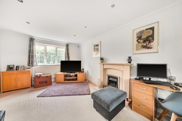 Kingswood Close, Ashford photo 4