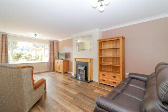 2 bed Semi-Detached Bungalow for sale Image 4