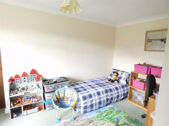 BEDROOM 2