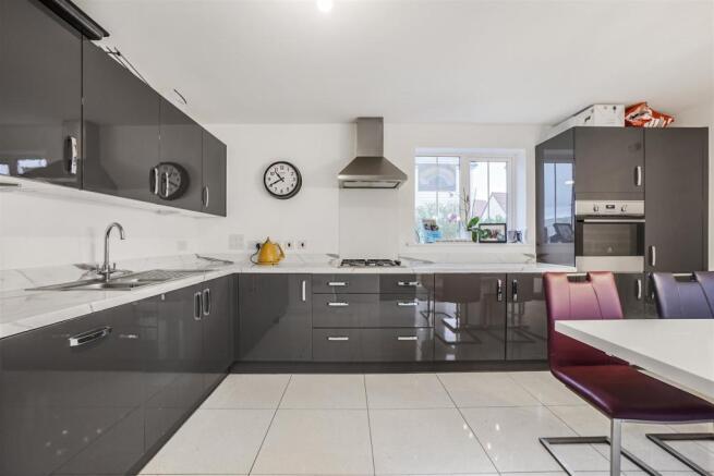 Kitchen 4.jpg