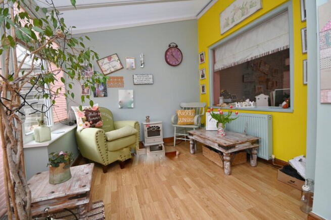 4 bed Semi-Detached for sale Image 8