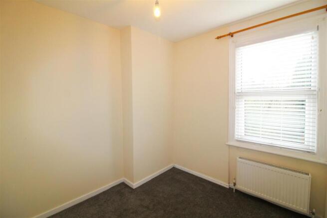 2 bed End of Terrace to rent Image 12
