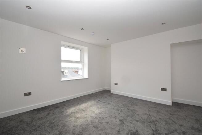 2 bed Apartment to rent Image 8