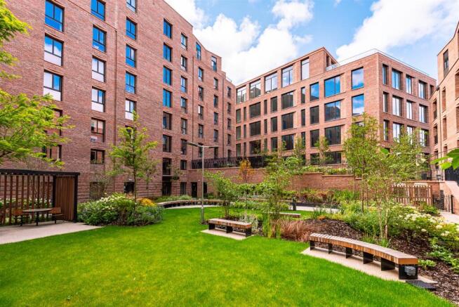 2 bed Apartment for sale Image 8