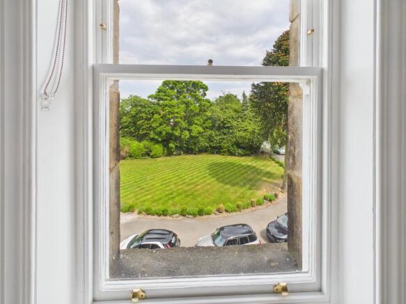 2 bed Flat to rent Image 5