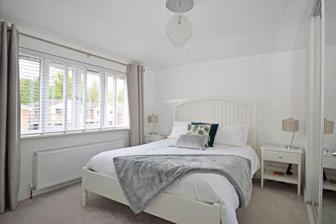 39 Pine Grove, bed 1.jpg