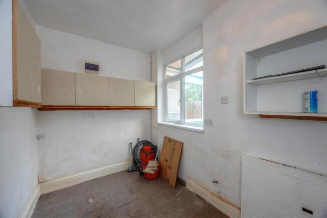 3 bed Semi-Detached for sale Image 6