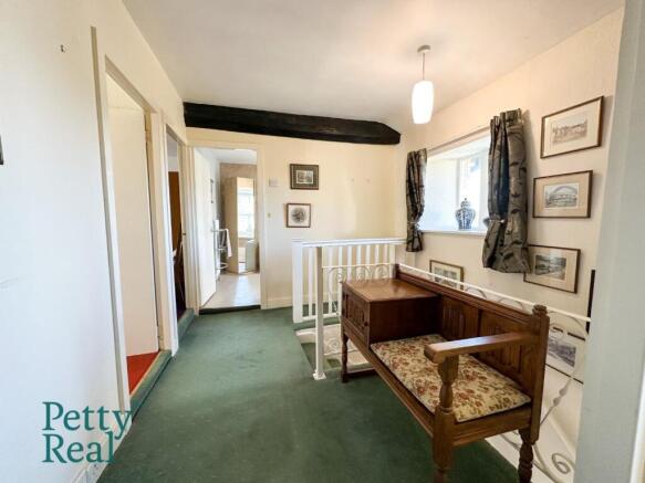 4 bed Semi-Detached for sale Image 10