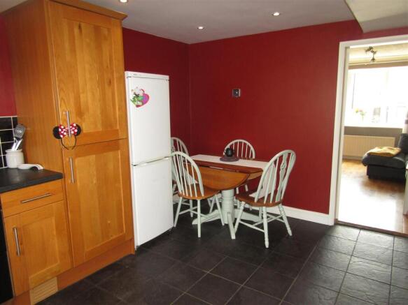 3 bed Semi-Detached for sale Image 5