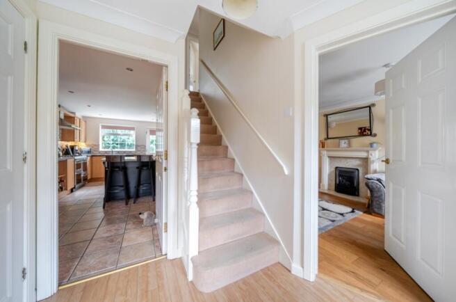 4 bed Link Detached House for sale Image 5