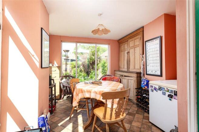 5 bed Semi-Detached for sale Image 8