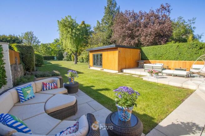 5 bed Semi-Detached for sale Image 3