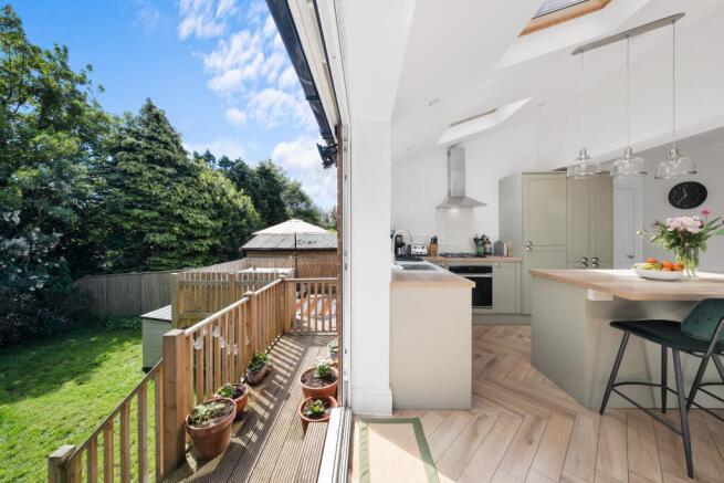 3 bed Semi-Detached for sale Image 9