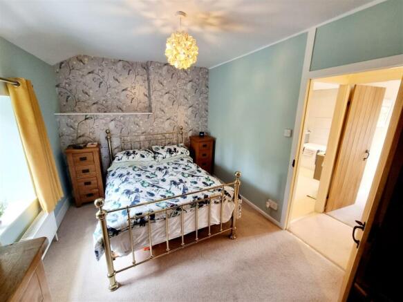 Bed 1.2.jpg