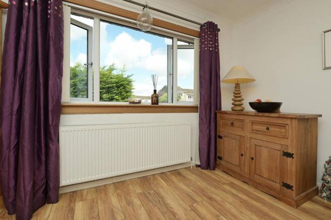16 Ochiltree Drive, Mid Calder, Livingston, EH53 0RX photo 4
