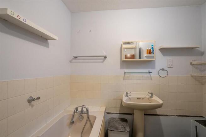 Bathroom.jpg