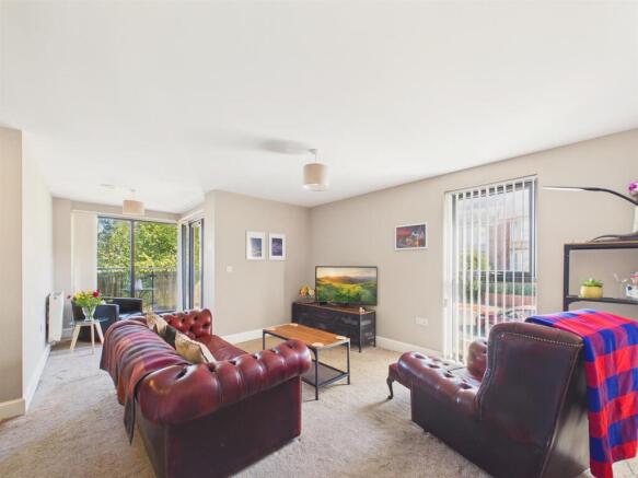 LOUNGE/ DINING ROOM