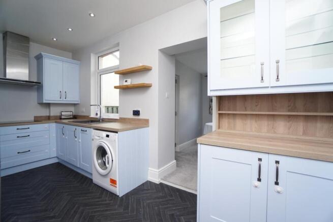 3 bed House to rent Image 4
