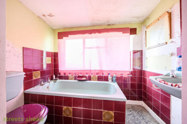 ffe9d9b7-70f8-401...