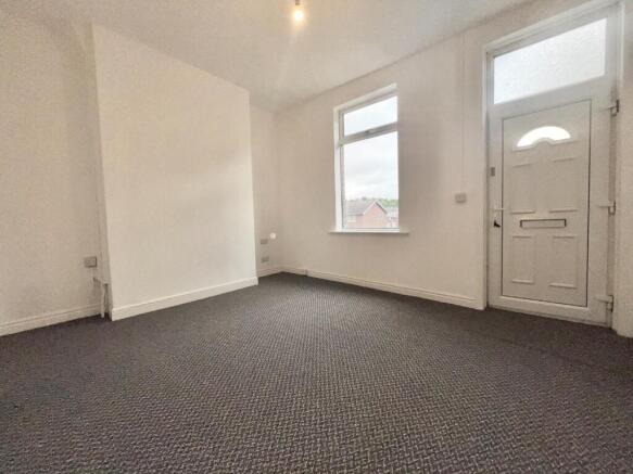 3 bed Terraced to rent Image 5
